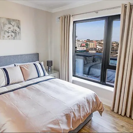 Dockside Penthouse - Free Parking